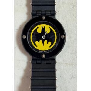 Vtg. Original 1989 Batman Wristwatch Quintel V102 Japan Move Silicone Band
